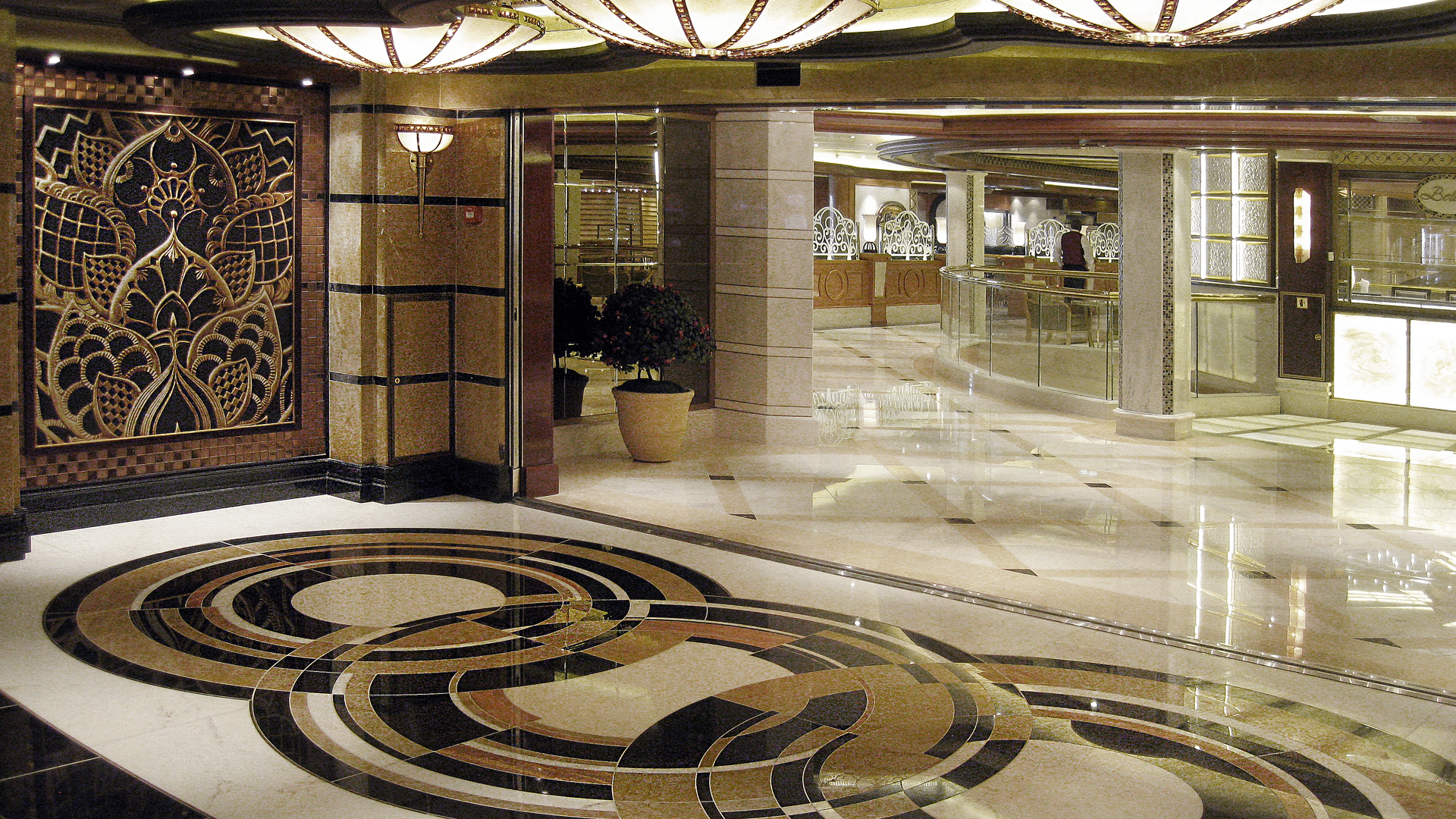 interni in marmo nave royal princess